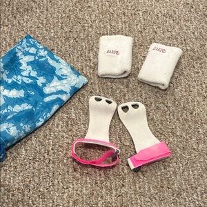 Kids Gymnastics Grip Set - White and Pink